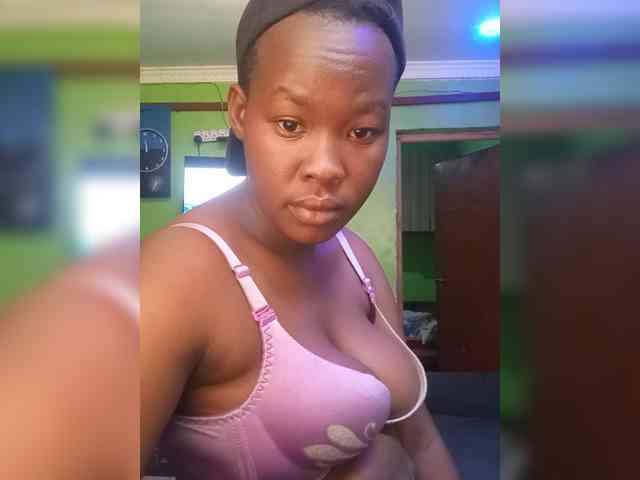 Sexytreatmenta webcam