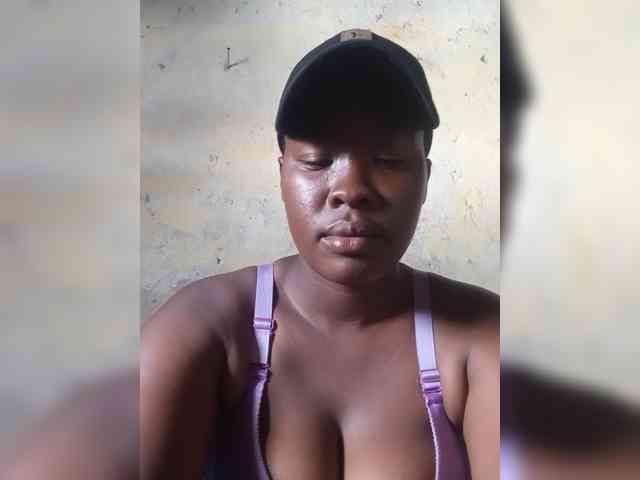 Sexytreatmenta webcam