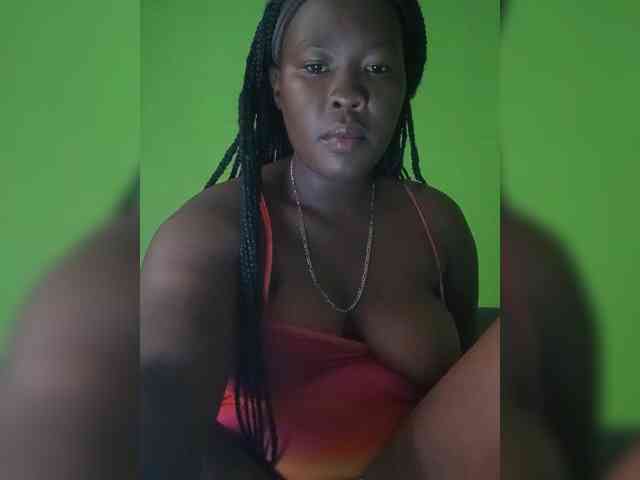 Sexytreatmenta webcam