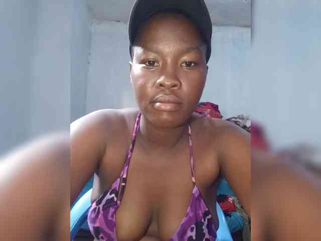 Sexytreatmenta webcam