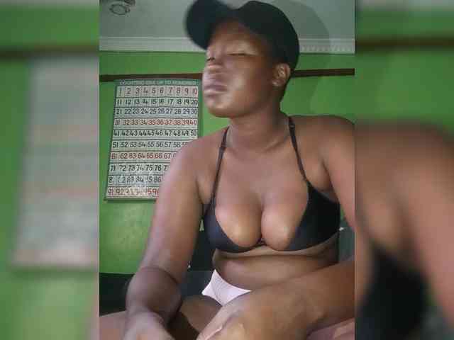 Sexytreatmenta webcam