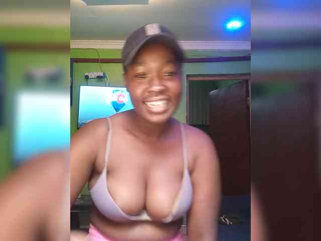 Sexytreatmenta webcam