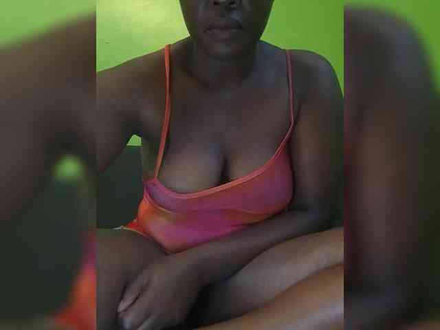 Sexytreatmenta webcam