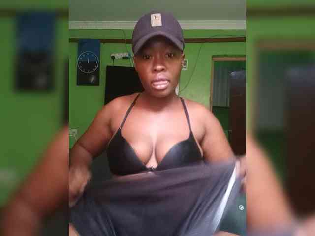 Sexytreatmenta webcam