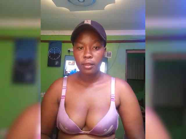 Sexytreatmenta webcam