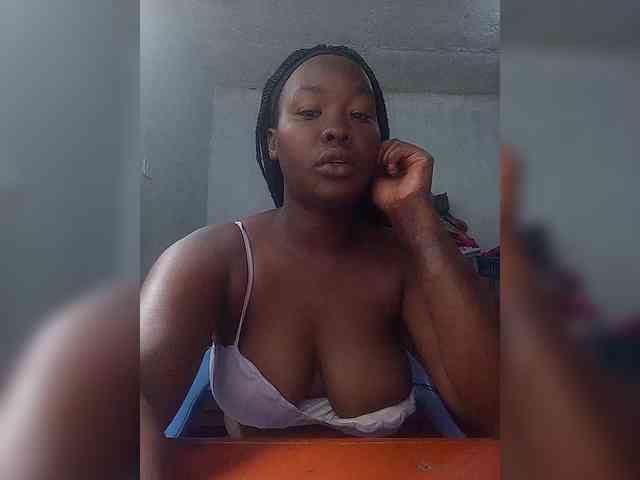 Sexytreatmenta webcam