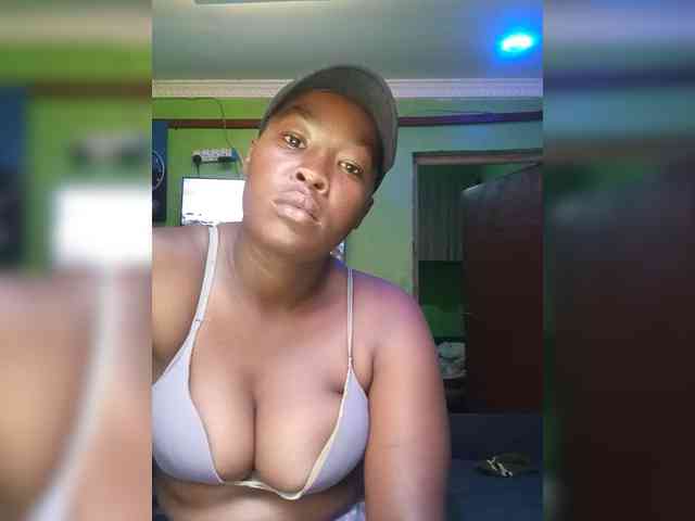 Sexytreatmenta webcam