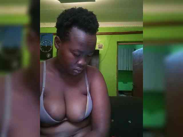 Sexytreatmenta webcam