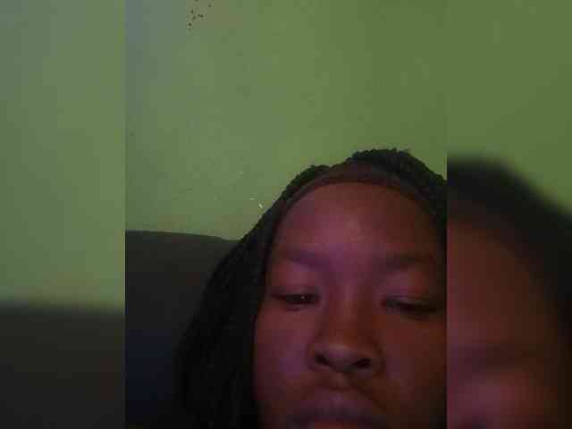 Sexytreatmenta webcam