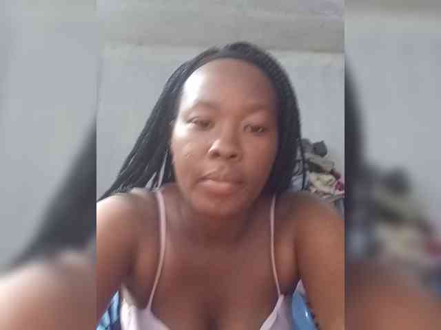 Sexytreatmenta webcam