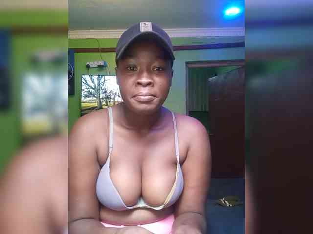 Sexytreatmenta webcam