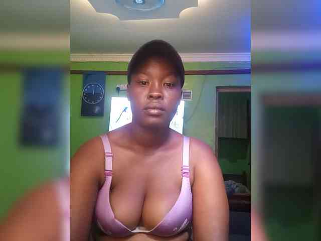 Sexytreatmenta webcam
