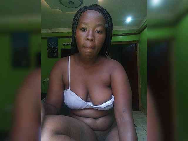 Sexytreatmenta webcam