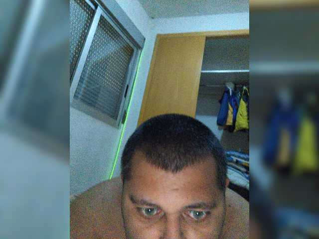 Emilvip live cam on BongaCams
