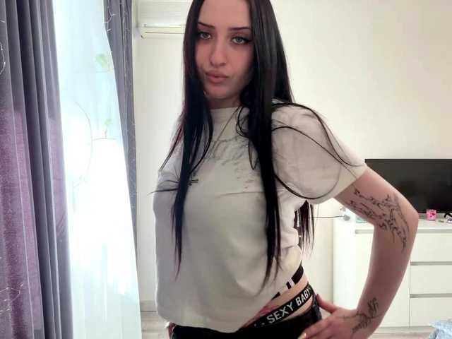 LindseyBridenbaker live cam on BongaCams