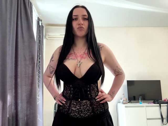 LindseyBridenbaker live cam on BongaCams