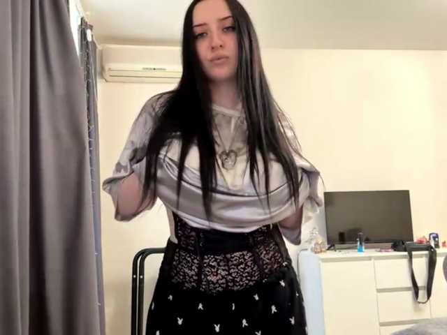 LindseyBridenbaker live cam on BongaCams