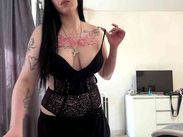 LindseyBridenbaker webcam