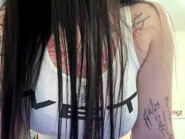 LindseyBridenbaker webcam