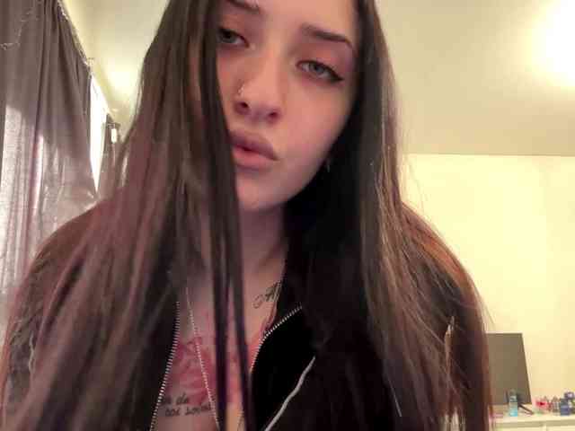 LindseyBridenbaker webcam