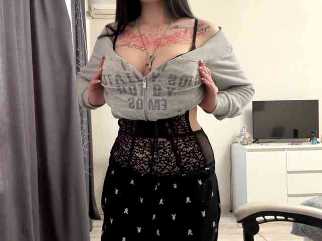 LindseyBridenbaker webcam