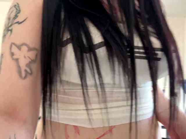 LindseyBridenbaker webcam