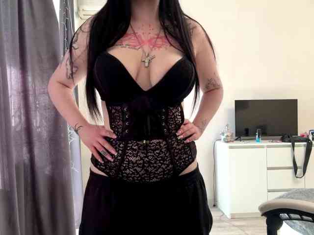 LindseyBridenbaker webcam