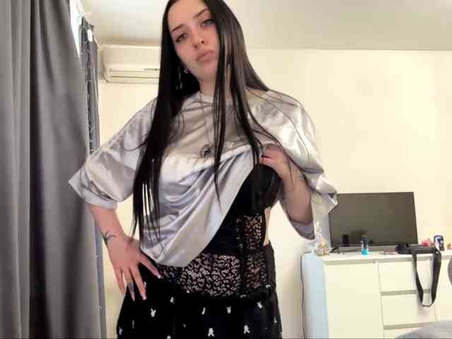 LindseyBridenbaker webcam