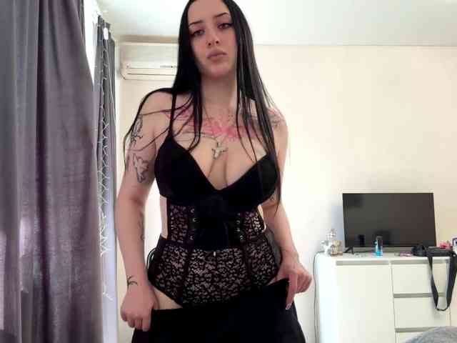 LindseyBridenbaker webcam
