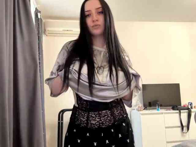 LindseyBridenbaker webcam