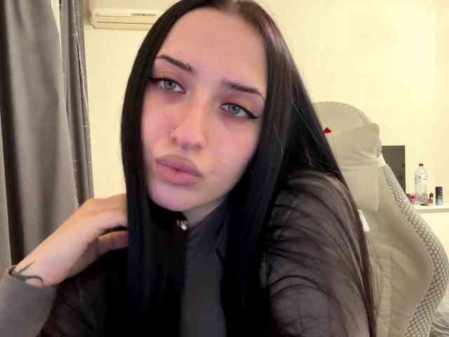LindseyBridenbaker webcam