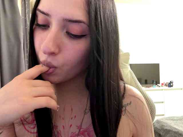 LindseyBridenbaker webcam