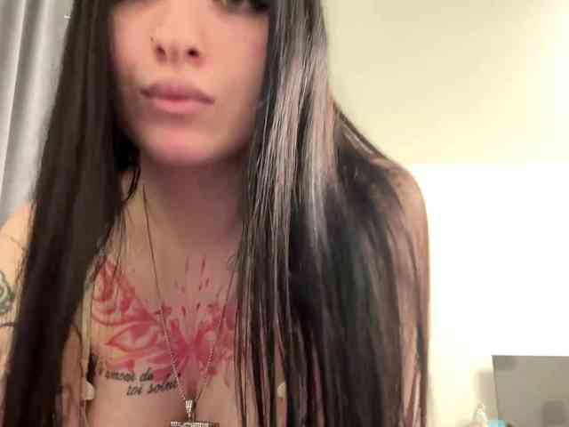 LindseyBridenbaker webcam