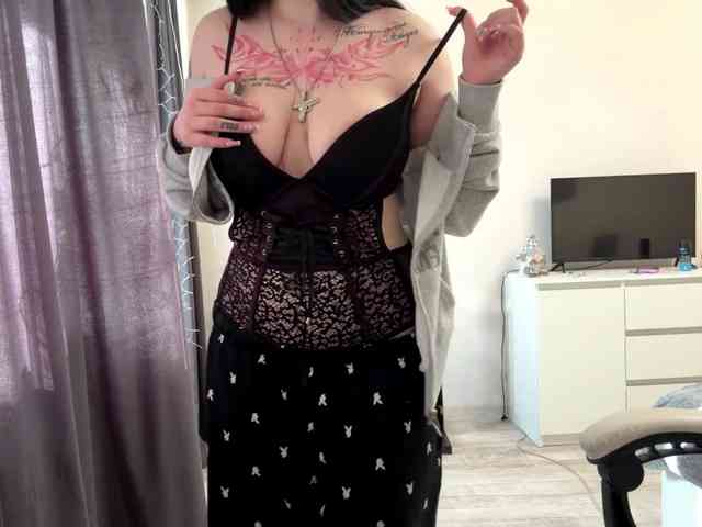LindseyBridenbaker webcam