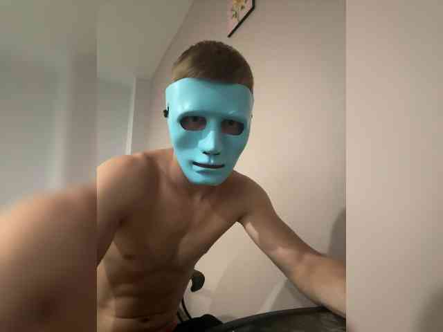 Blondkiss webcam