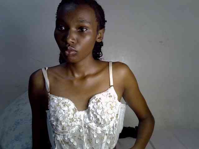SexyJoan254 webcam