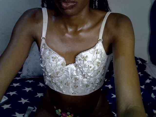 SexyJoan254 webcam