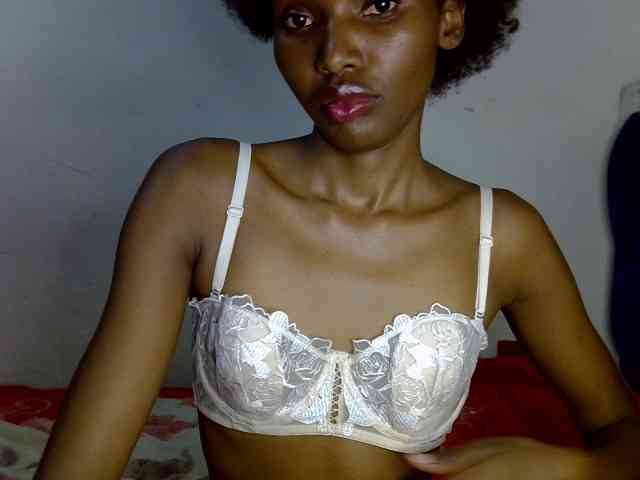 SexyJoan254 webcam