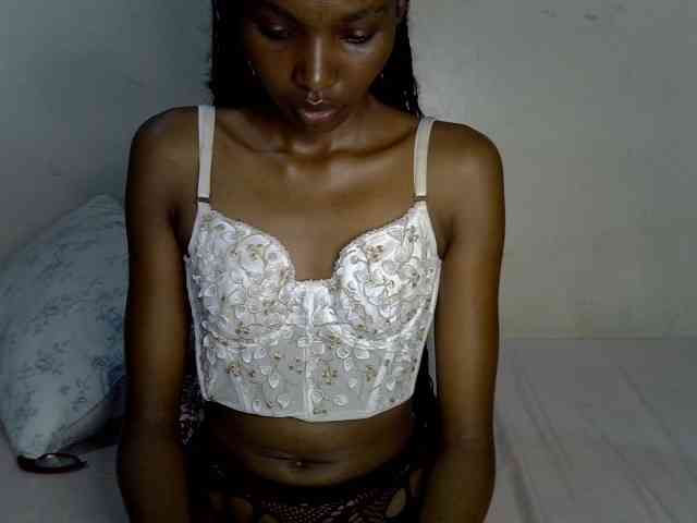 SexyJoan254 webcam
