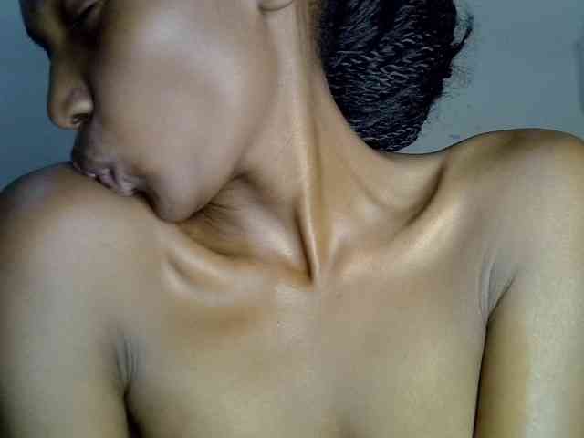 SexyJoan254 webcam