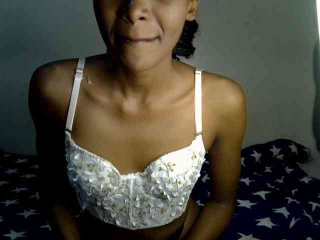 SexyJoan254 webcam