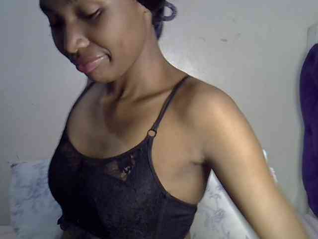 SexyJoan254 webcam