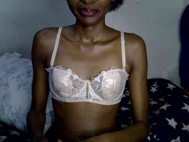 SexyJoan254 webcam