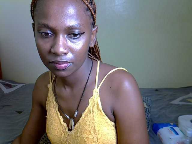Pearl-petite live cam on BongaCams