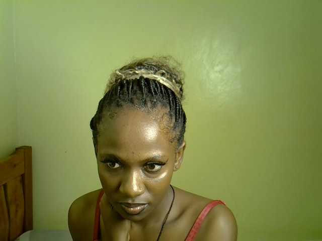 Pearl-petite live cam on BongaCams