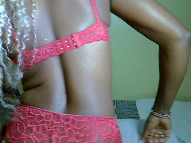 Pearl-petite live cam on BongaCams