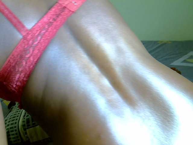 Pearl-petite live cam on BongaCams