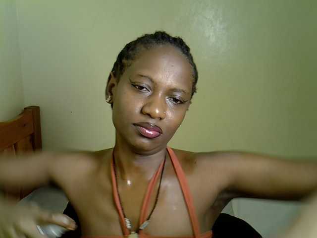 Pearl-petite live cam on BongaCams