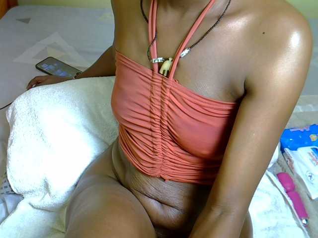 Pearl-petite live webcam show