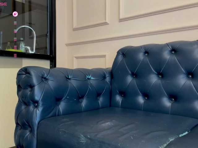 Milka_Crystal — live female cam